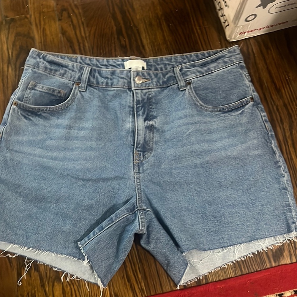 H&M jean shorts